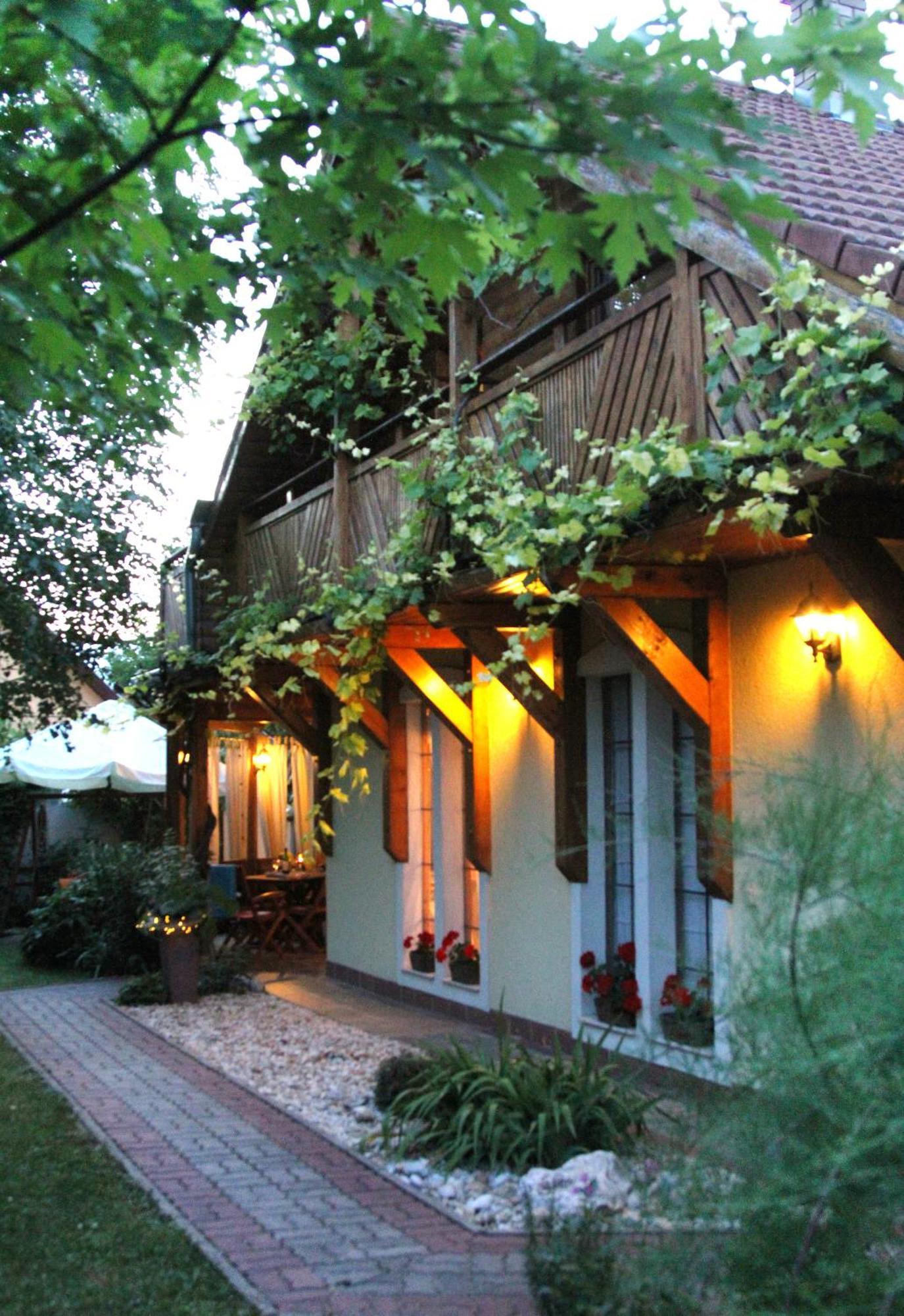 Koszeghegyalja Vendeghaz Hotel Horvatzsidany Ngoại thất bức ảnh